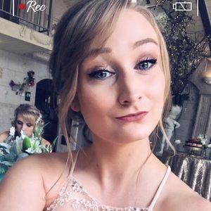 Meet your Posher, Celine